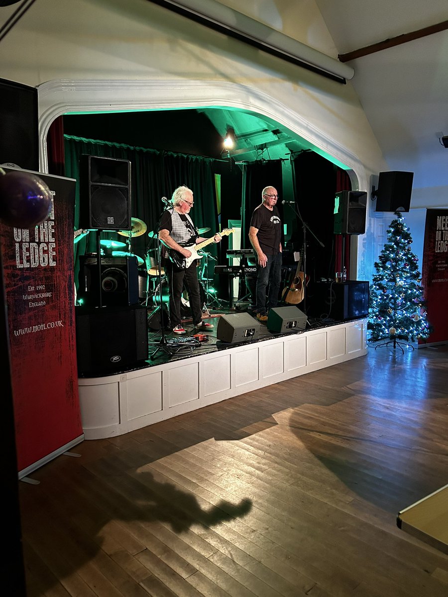 Borderlinesbeer's tweet photo. Another fantastic evening with the guys from Meet on the Ledge in Ilmington on Saturday. Such fun doing the bars for them this year.

Great company, great music and lovely comments about the beer from gig goers too. Champion! https://t.co/saagMzkEjM