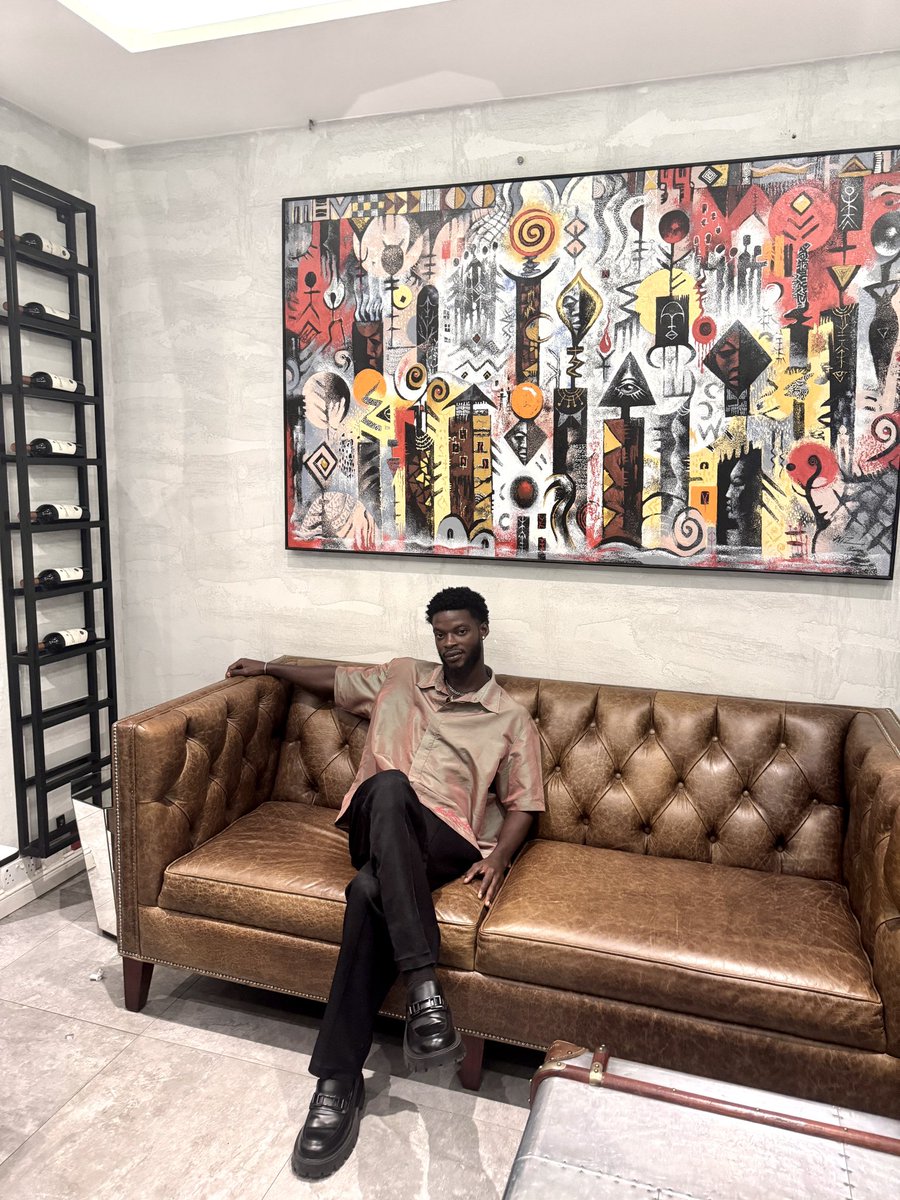 ywenodeybee's tweet photo. Life of a man trying to figure out life. https://t.co/0dkNUDdAz7