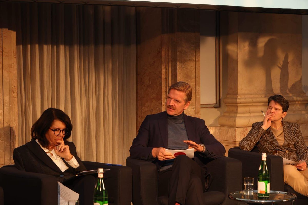 Italy in Germany tweet media