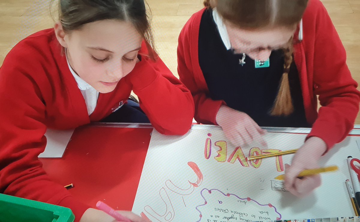 LHoughtonPrimary tweet media
