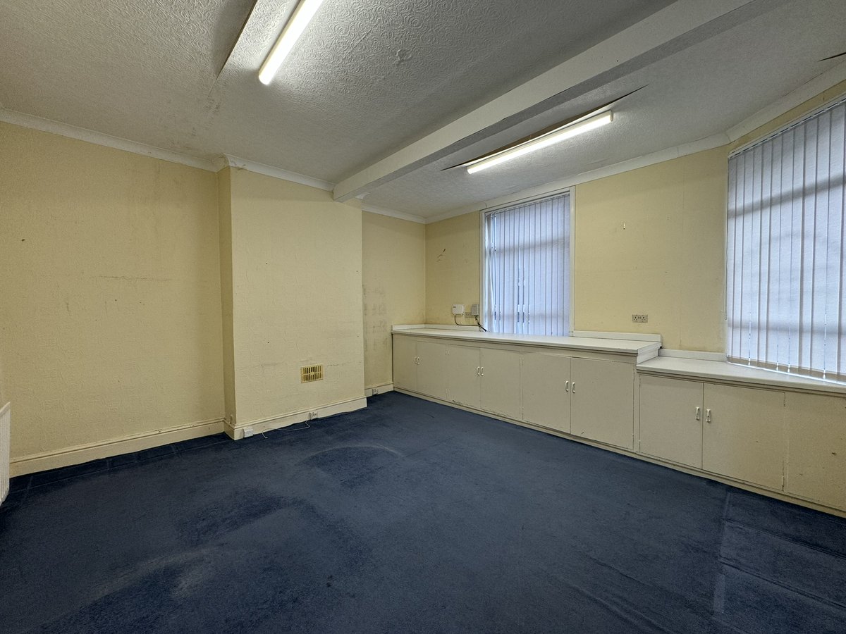 ✨Corner Property in Caernarfon Centre✨
Guide Price starting at just £80,000!
📌Caernarfon, Gwynedd
01248 753939
northwales@allwalesauction.com
tppuk.com/online-auction…...