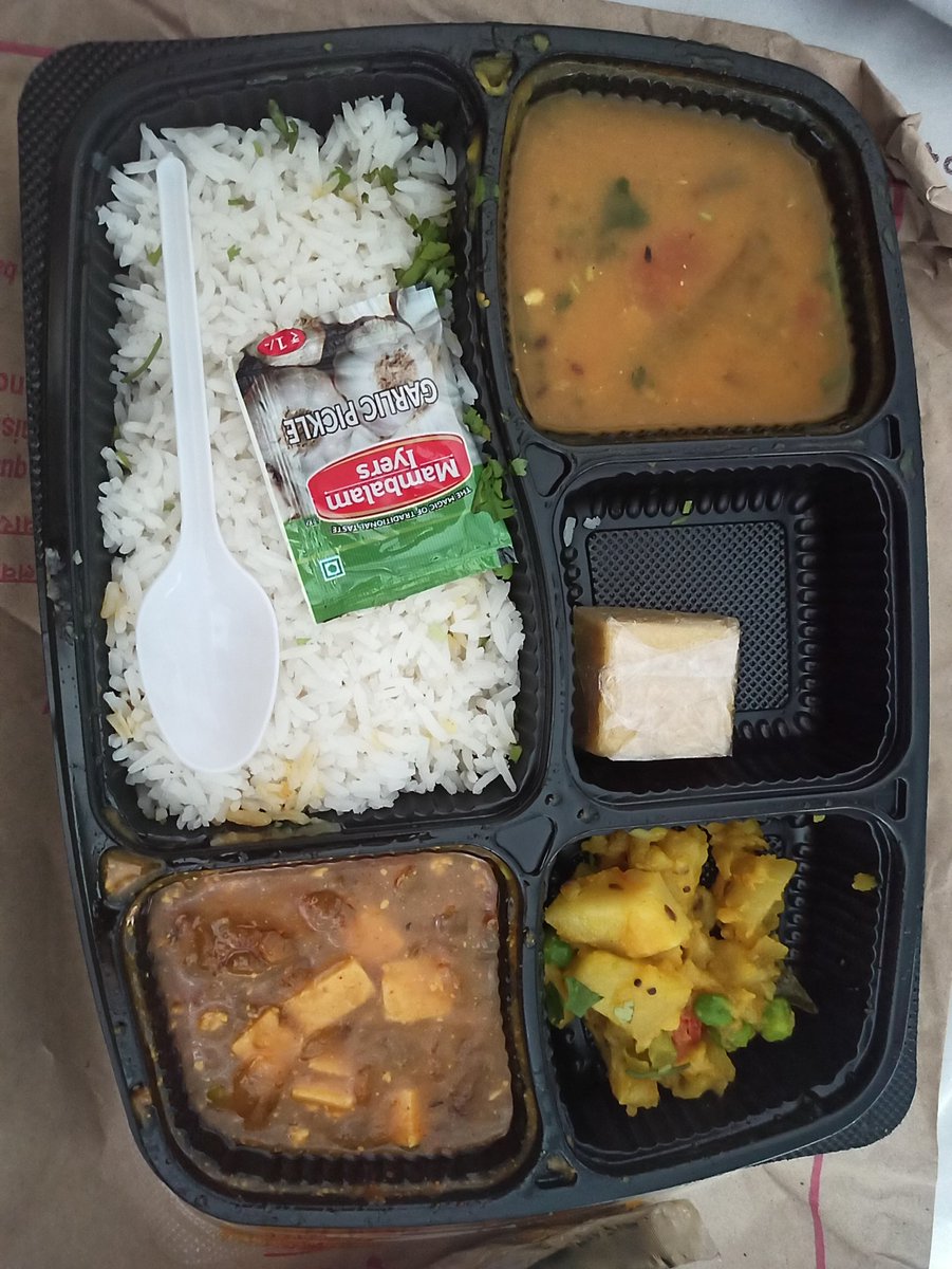 tejas_duvvada's tweet photo. @AshwiniVaishnaw Ji,
Travel Experience on Tamil Nadu Express 12621 on 09.12.24.
During my journey from Vijayawada to New Delhi, I ordered food from the IRCTC menu priced at ₹150 but was served items worth only ₹80. The quantity and quality were inadequate. https://t.co/4q9FBl9DKf
