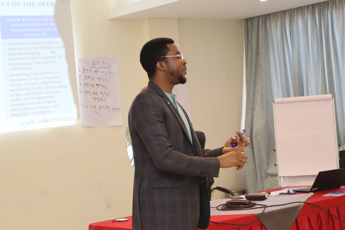 karoued2's tweet photo. Engaging with local stakeholders and marginalized groups fuels my hope 4 a better world. Every conversation highlights our shared humanity and the critical importance of human rights for all. Let's continue to uplift and support each other
#HumanRightsDay 
#OurRightsOurFuture https://t.co/ne38Bx6Fp6