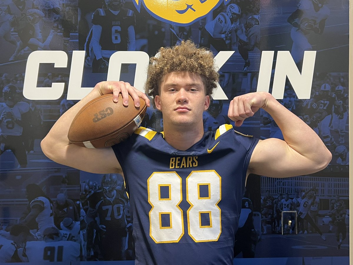 _hickmananthony's tweet photo. Had a great time at @CSPBears Thank you for everything. Go Bears! 

@DudyrevTimothy @CoachCurrierCSP @HamerLevy 
@BishopGormanFB https://t.co/VRpVnvm20V