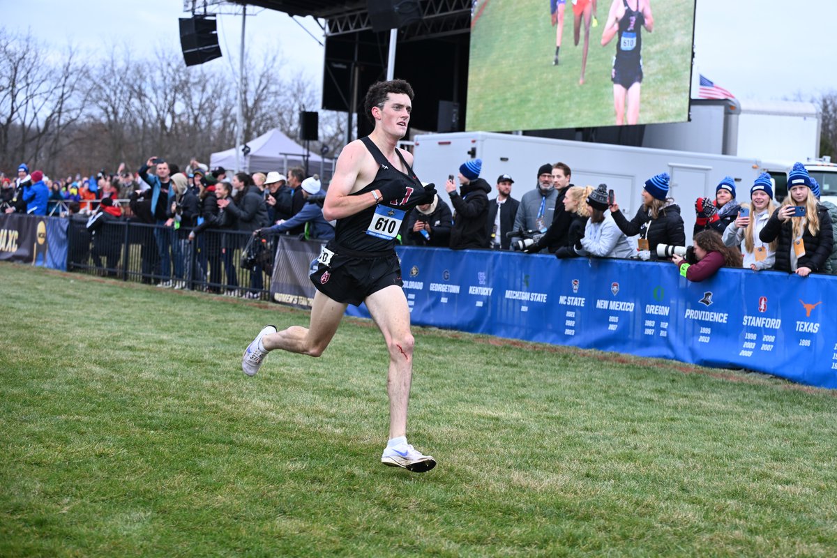 letsrundotcom's tweet photo. LetsRun question of the day: if NCAA XC champ Graham Blanks and Euro XC champ Jakob Ingebrigtsen raced a 10k cross country race right now with current fitness, who would win?

https://t.co/A4zxNdwTi9 https://t.co/pokFhfqSpy