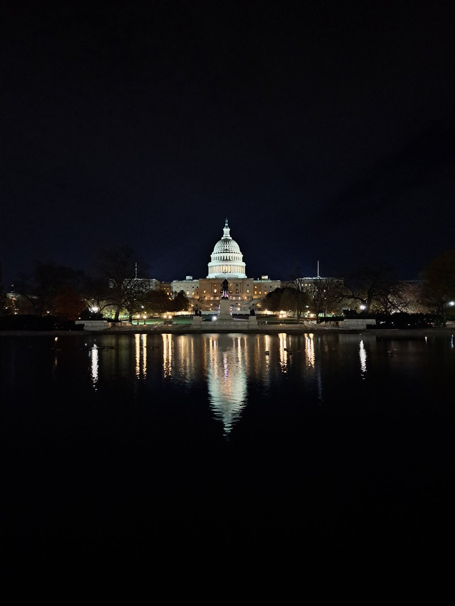 LauriHolappa's tweet photo. Traditional 5am morning run at #AGU2024. https://t.co/2mFoMixcBk
