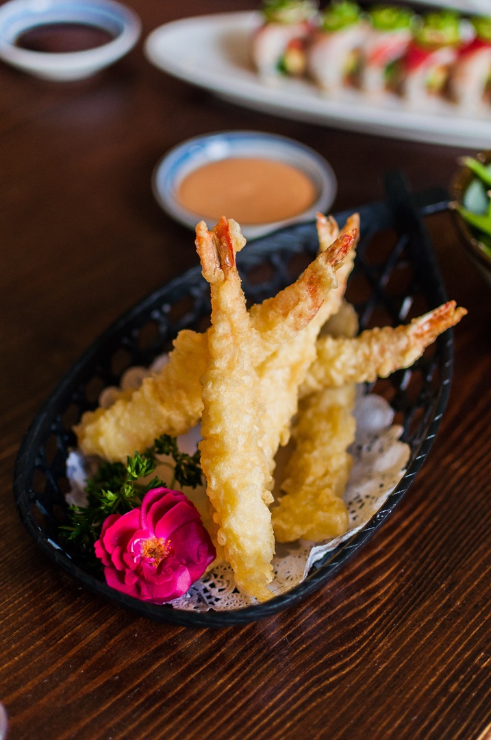 ShopMktPlace's tweet photo. If you’re looking to add a unique twist to your holiday celebrations, OK Love Sushi offers fresh, creative, and beautifully presented sushi options that are sure to impress. 🍣💫 

✨ View our Ultimate Holiday Dining Guide here: https://t.co/jtSMHlScF2 https://t.co/Y0fVcGxJZ6