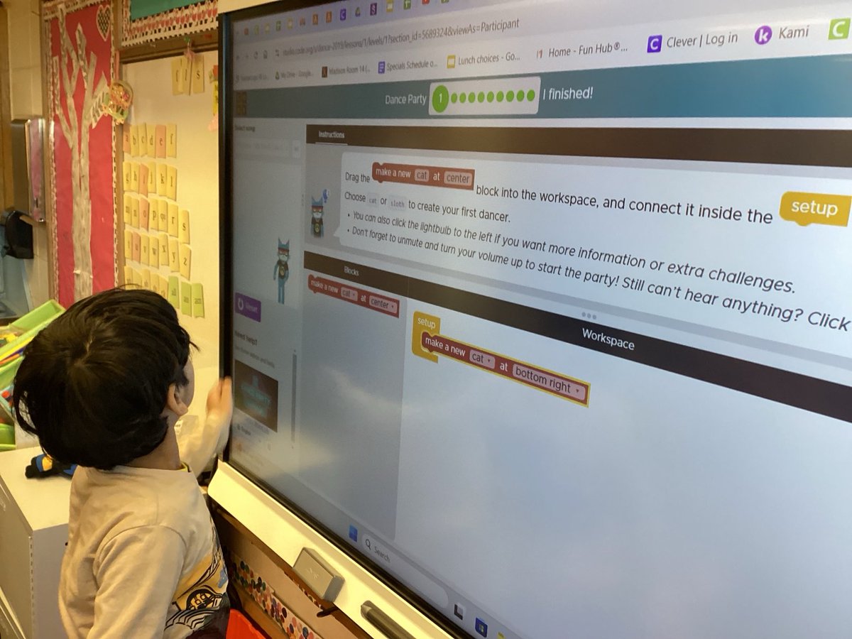 RockinRoom5's tweet photo. Our first code was successful! #HourOfCode #STEMD69 https://t.co/8qYruCVIo8