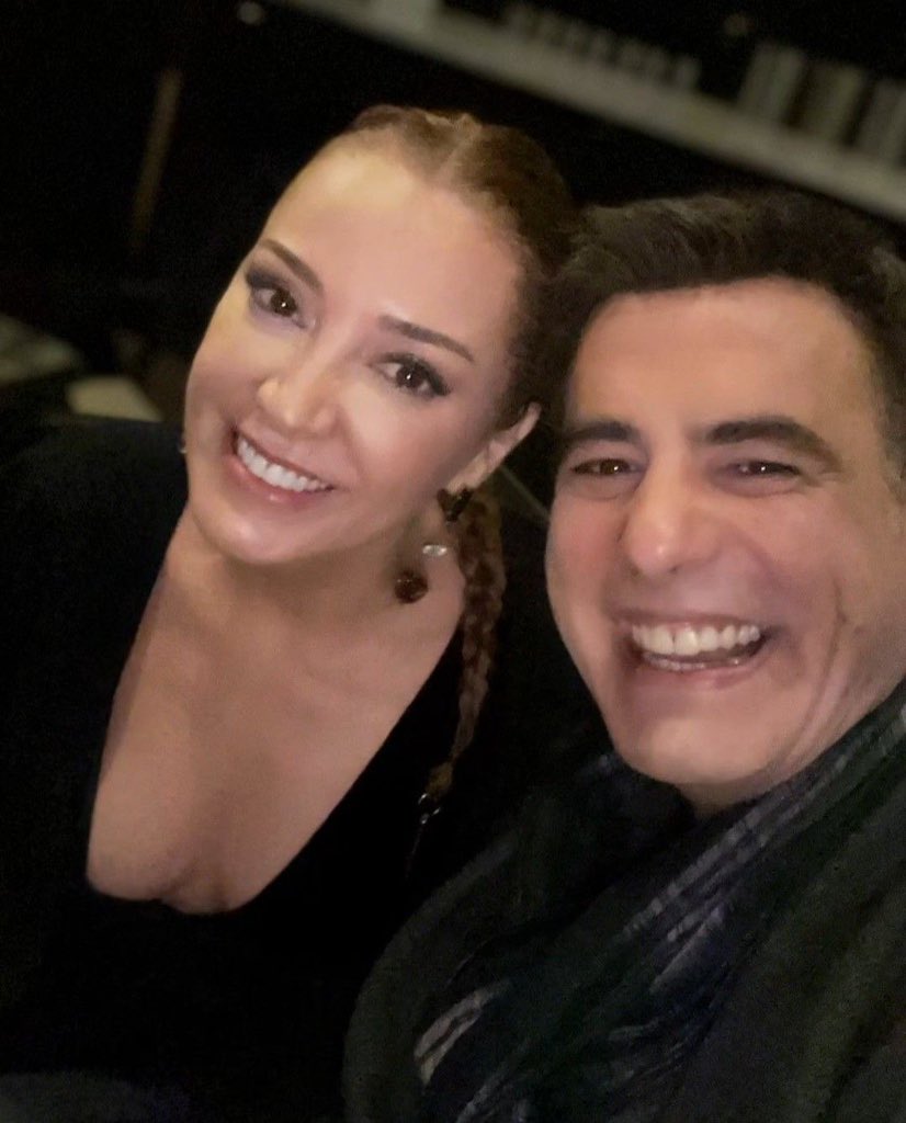 En iyi kadın oyuncu #DolunaySoysert 
En iyi erkek oyuncu #TayançAyaydın 
En iyi dizi çifti #GüvNes 
#altın61ödülleri