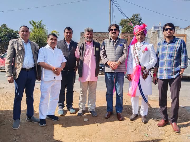 आज ठि बेमला (उदयपुर) में श्री झामेश्वर सिंह जी राठौड़ की सुपुत्री के विवाह समारोह में सम्मिलित हूआ व शुभकामनाएं प्रेषित की।
<a href="/Sukhjinder_INC/">Sukhjinder Singh Randhawa</a>
<a href="/PunamPaswanINC/">Punam Paswan</a> 
<a href="/Chiranjeev_INC/">Chiranjeev Rao</a> 
<a href="/Rutvik_Makwana_/">Rutvik Makwana</a>
<a href="/GovindDotasra/">Govind Singh Dotasra</a> 
<a href="/SachinPilot/">Sachin Pilot</a> 
<a href="/TikaRamJullyINC/">Tika Ram Jully</a> 
<a href="/LalitTunwal/">Lalit Tunwal</a> 
<a href="/lakshyarajmewar/">LakshyarajSinghMewar</a>