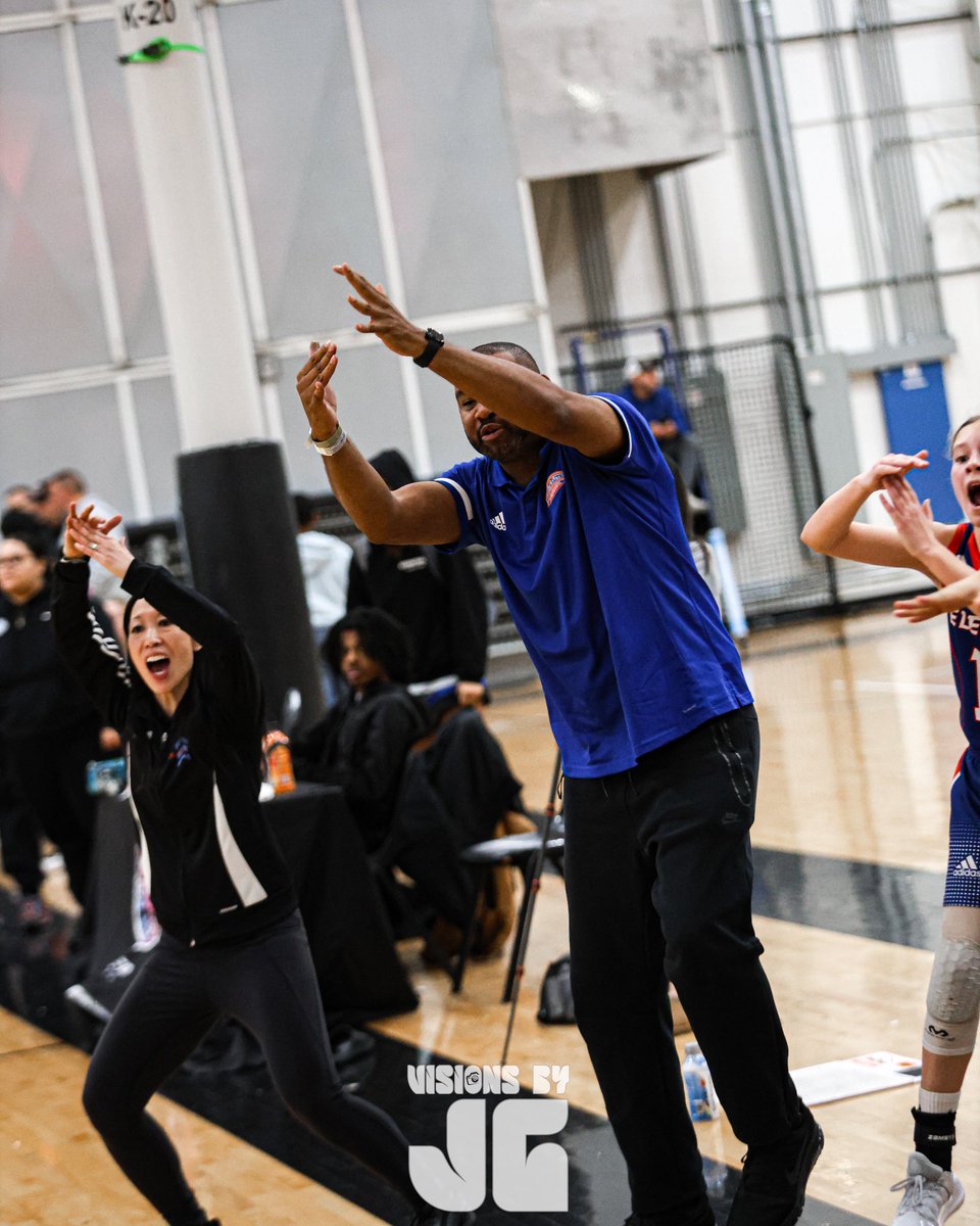 Elevate_Elite30's tweet photo. Thanks to @visionsbyjg for capturing the incredible energy and moments in this winning game! 🔥@SelectEventsBB @se_winterseries game! @Elevate_Elite https://t.co/mdNDmofy8p