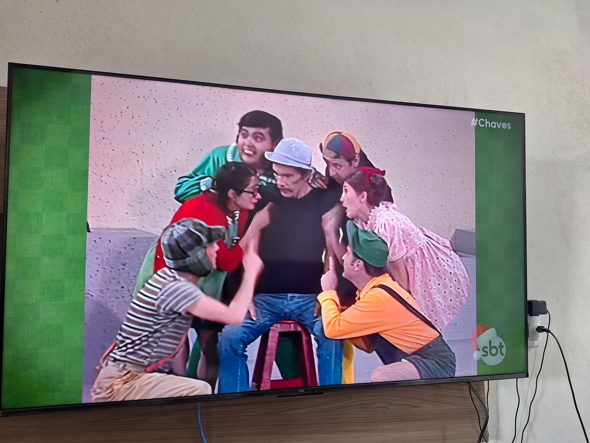 #Chaves obrigado <a href="/SBTonline/">SBT</a> por trazer alegria de volta as nossas casas