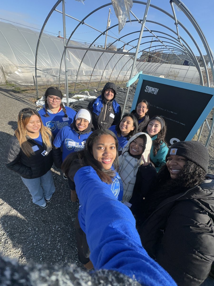 CDM_IAP's tweet photo. We are grateful to have participated in the annual Lt. Collins Service Day! 🫱🏾‍🫲🏽 Alongside the @BSU_UMD_SJA, we spent this amazing time honoring Lt. Collins III and our community by giving back. ❤️📦

#IAPTerps #CommunityService #GivingBack https://t.co/Q3RmQRc3yv