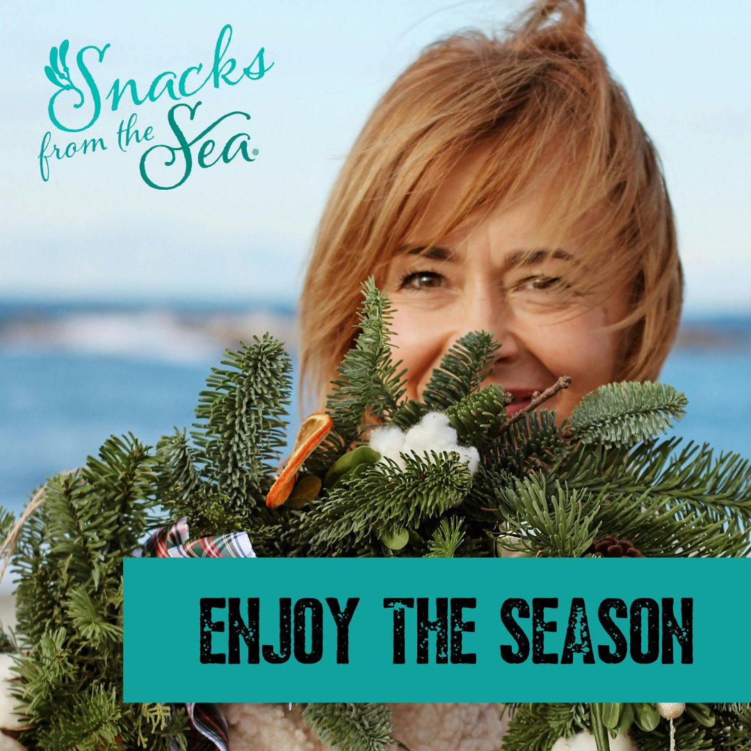 kelpie_chips's tweet photo. Holiday decorating is in full swing. The season of love and gratitude is rising with tidings of health and happiness. Now is the time to enjoy the time you have with the ones you love.

#kelpiechips #snacksfromthesea #healthylifestyle #holidaysnacks #showyoucare #trysomethingnew https://t.co/qOq4MQ2uTk