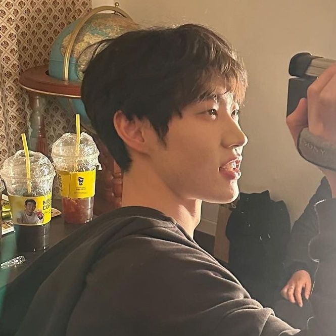 tabberpicas's tweet photo. happy tabber day! 🤍 https://t.co/RBIaOD7CCq