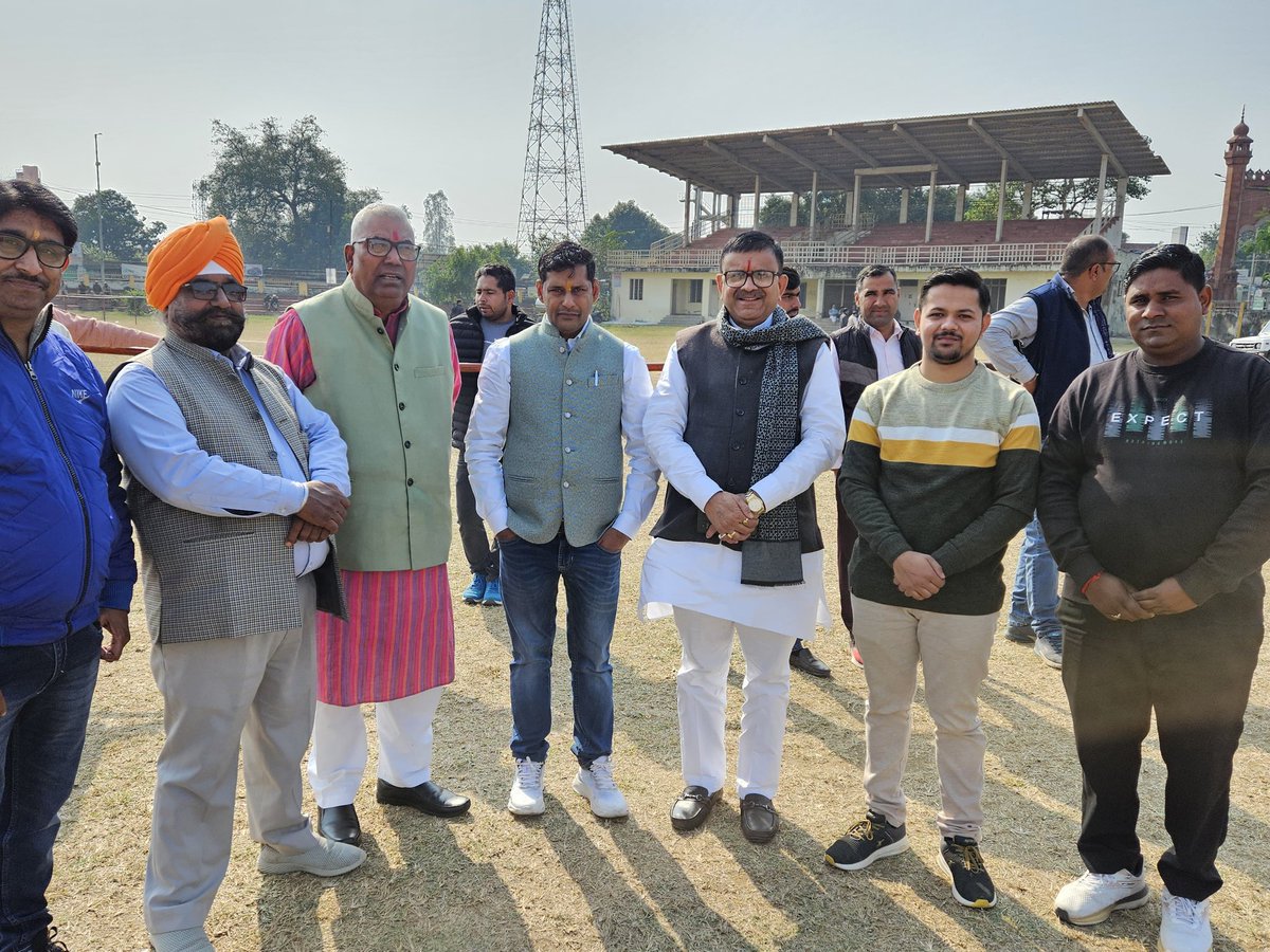 ChandrapalBjp's tweet photo. बांग्लादेश में हिंदू, सिख, बौद्ध, जैन जैसे अल्पसंख्यक समुदायों पर हो रहे शोषण, अन्याय और अत्याचार के विरोध में मिनी स्टेडियम गांधी मूर्ति, अमरोहा में सनातन धर्मरक्षा समिति अमरोहा के तत्वाधान में आयोजित विशाल धरना एवं  आक्रोश प्रदर्शन में क्षेत्रवासियों के साथ सम्मिलित हुए । https://t.co/j6NvJgCfku