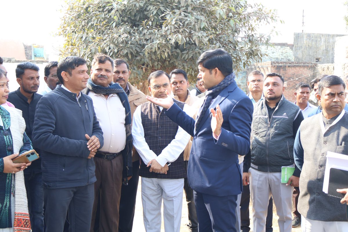 आज <a href="/DmSambhal/">DM Sambhal</a> डाॅ. राजेन्द्र पैंसिया द्वारा विकासखंड बहजोई के पी.एम श्री  विद्यालय पाठकपुर का निरीक्षण किया। संबंधित को आवश्यक दिशा निर्देश दिए। <a href="/CMOfficeUP/">CM Office, GoUP</a> <a href="/UPGovt/">Government of UP</a> <a href="/ChiefSecyUP/">S.P. Goyal, Chief Secretary, GoUP</a> <a href="/InfoDeptUP/">Information and Public Relations Department, UP</a> <a href="/Comm_Moradabad/">Commissioner Moradabad</a>