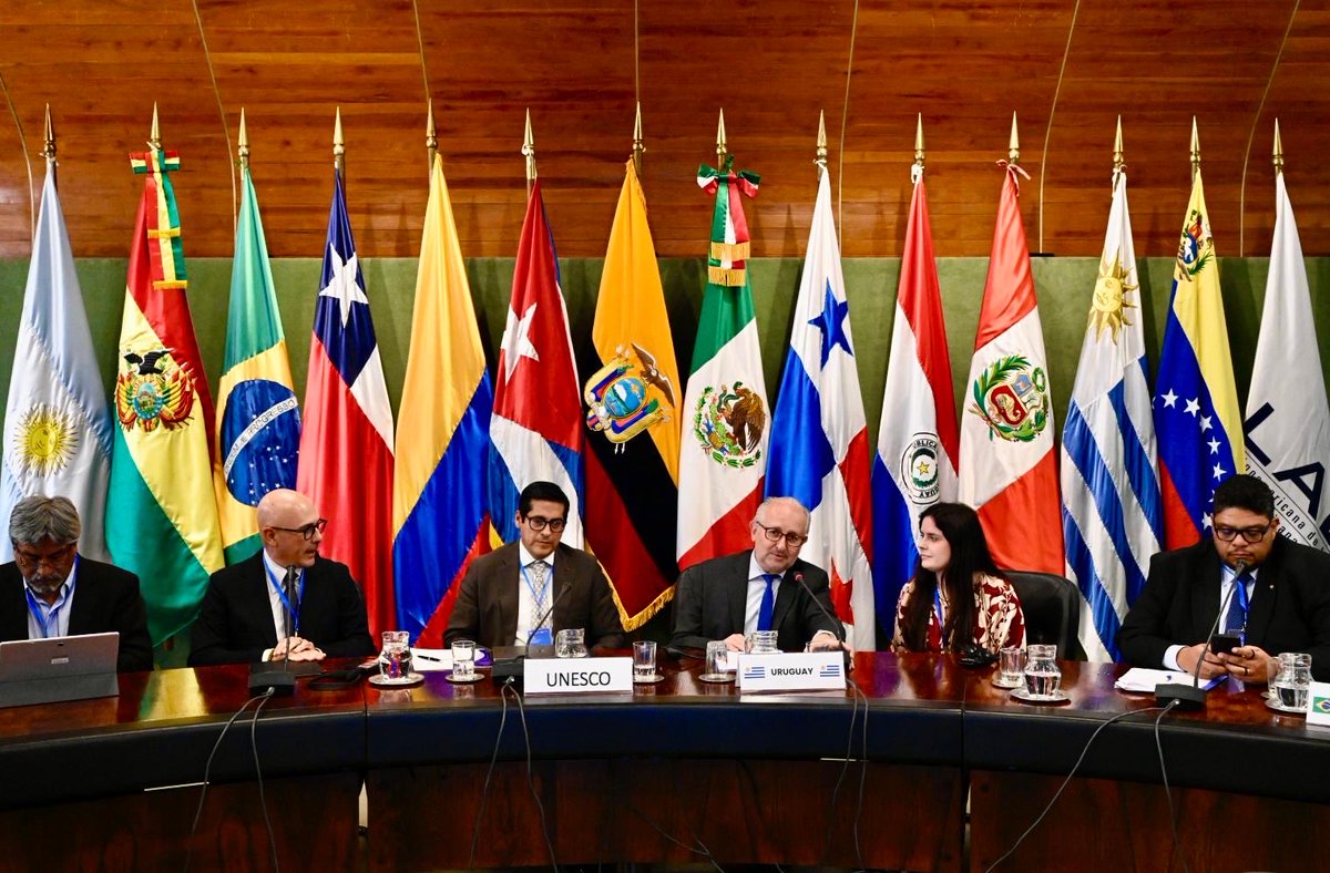 pdasilve's tweet photo. Con mucha alegría recibimos en Montevideo al equipo de conducción de IESALC/UNESCO y a altas autoridades de educación superior en América Latina.Productivo encuentro para intercambiar sobre desafíos y tendencias de los sistemas de educación superior en la región. https://t.co/VBdvCnIZt6