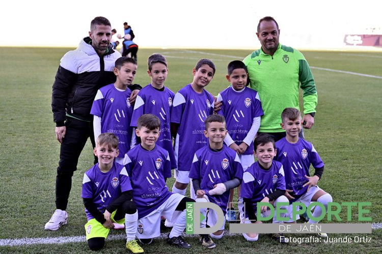 eldeportedejaen's tweet photo. 🙌🏻📸 Las imágenes de la afición del @RealJaenCF con las fotos de @JuandeOrBea 

Galería completa⤵️ 
https://t.co/plYJd1a6zW https://t.co/74QsTMNXtj