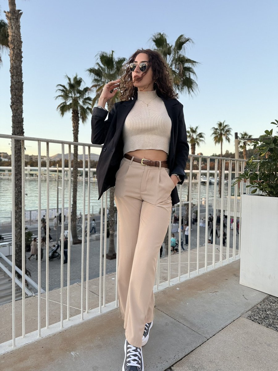 96Pausini's tweet photo. Malaga 🥰 

Grazie@LauraPausini che mi fai visitare il mondo intero 😍😛 https://t.co/Gdmxdv49Aw