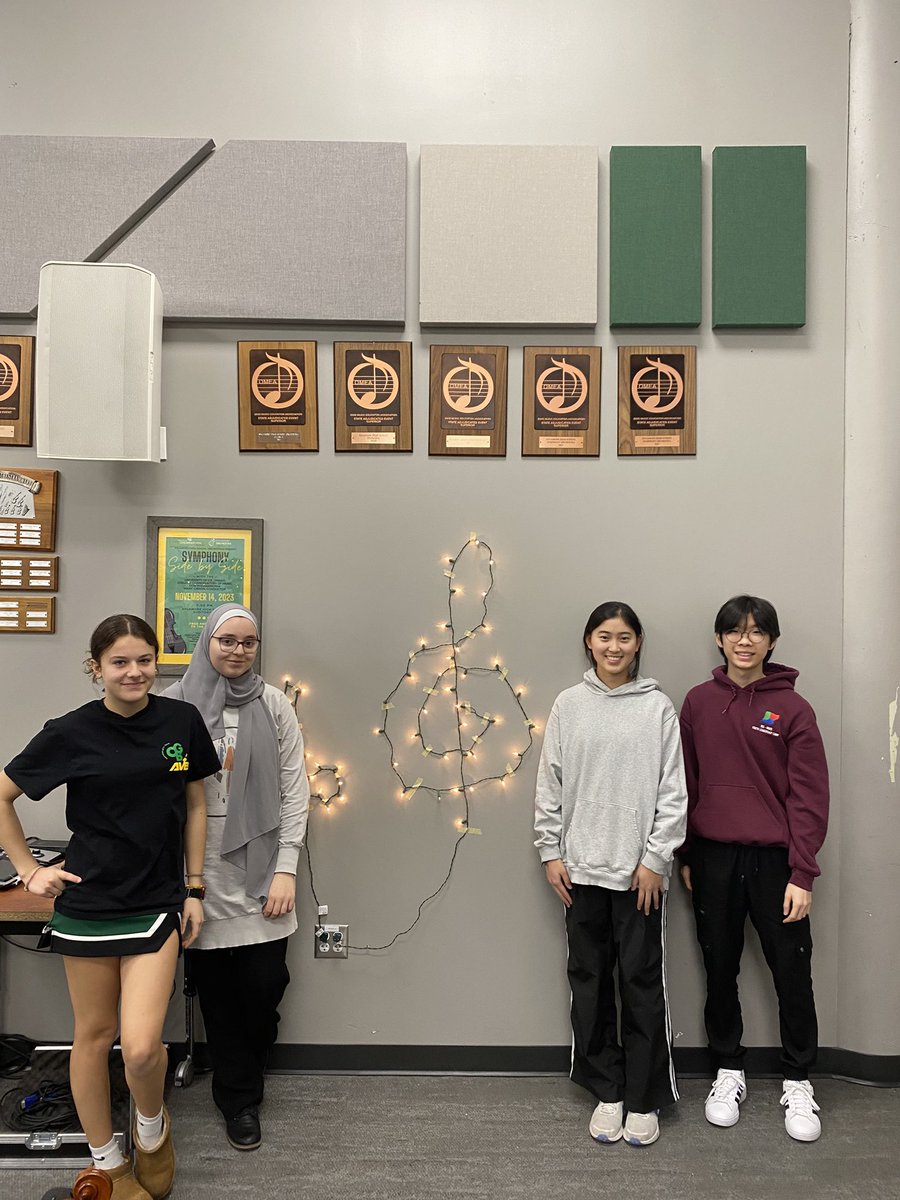 Thanks to the orchestra council for making the orchestra room festive!