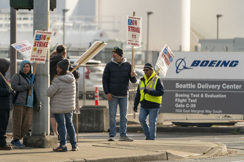 WIExaminer's tweet image. November job numbers reported Friday show a continuing healthy economy, analysts tell @statesnewsroom national economy reporter @thatcaseyquin
buff.ly/4ghFDJg