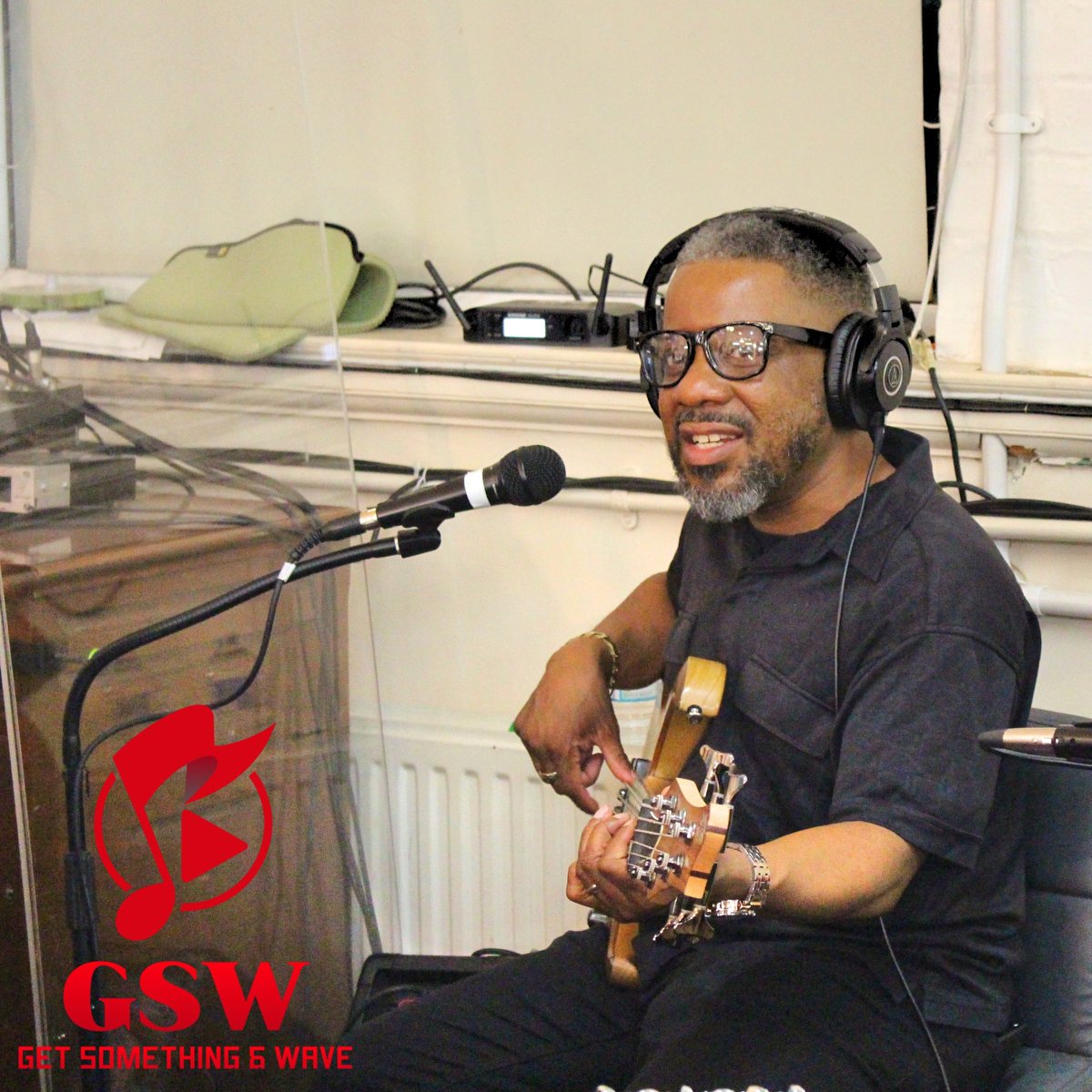 AndrewBassplaya's tweet photo. Enjoying the moment #gospelevent #reggae #bashment #getsomethingandwave #bassist #lovewhatIdo #musician #liveband https://t.co/rrjR4YILj0