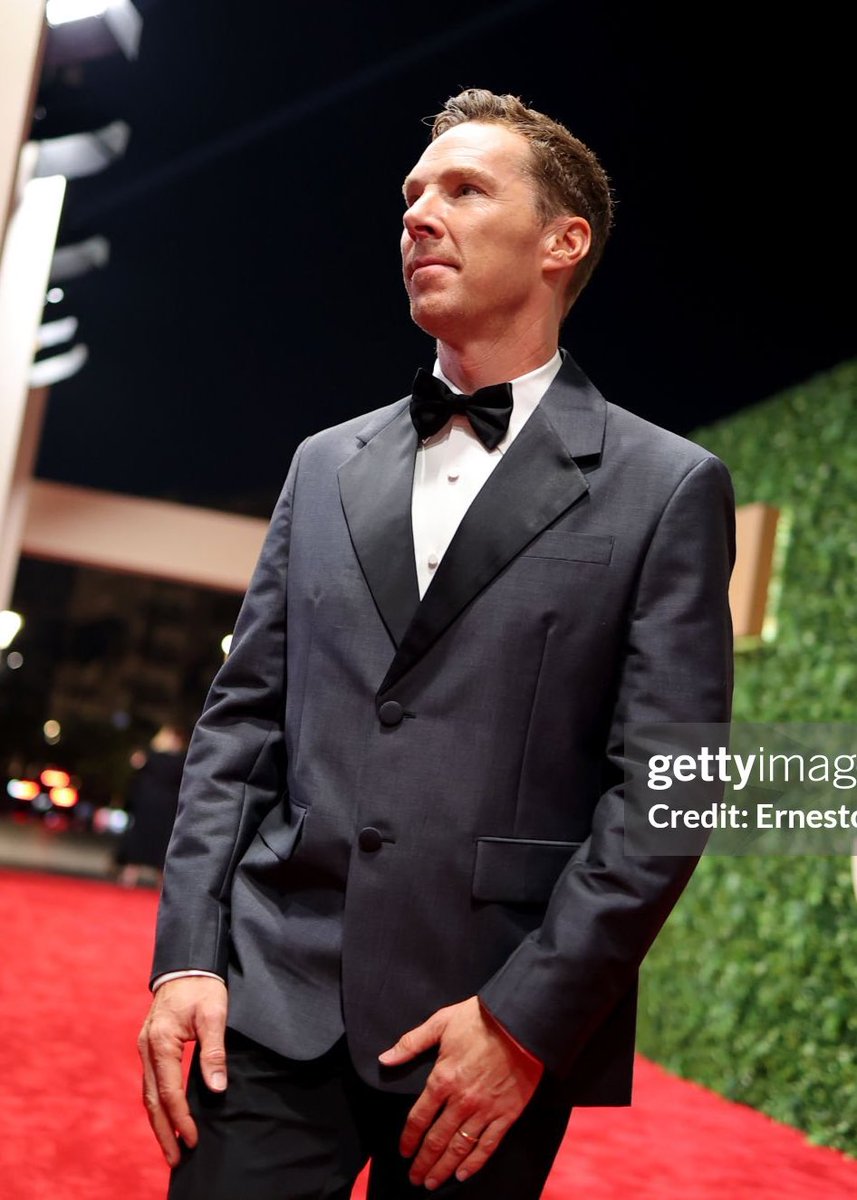 SmilingBenedict's tweet photo. Benedict Cumberbatch on the red carpet for a screening of WE LIVE IN TIME at the Red Sea Film Festival. He served as an executive producer under his production company, SunnyMarch.

#RedSeaIFF24 https://t.co/VqITjdgFCQ