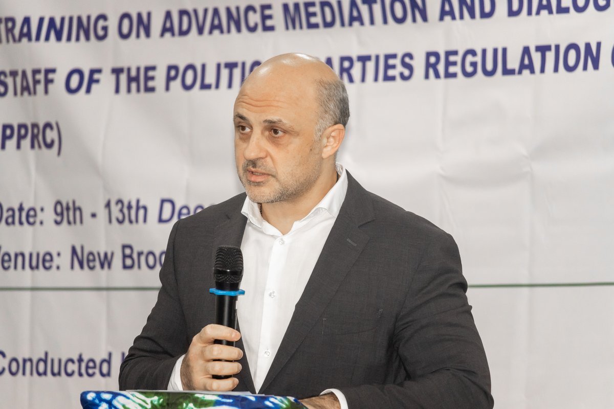UNDPSierraLeone's tweet image. #UNDP has partnered with @PPRC_SL &amp;amp; @KaiptcGh  to host an advanced mediation training, aimed at strengthening the #PPRC’s ability to facilitate political dialogues and to enhance an Inter-Party Dialogue for peace and social cohesion in 🇸🇱🇸🇱🇸🇱. 

@UNPeacebuilding @FredAmpiah