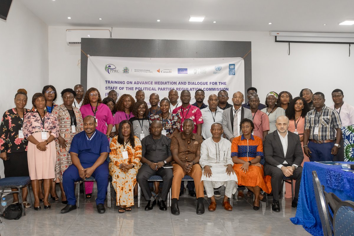 UNDPSierraLeone's tweet image. #UNDP has partnered with @PPRC_SL &amp;amp; @KaiptcGh  to host an advanced mediation training, aimed at strengthening the #PPRC’s ability to facilitate political dialogues and to enhance an Inter-Party Dialogue for peace and social cohesion in 🇸🇱🇸🇱🇸🇱. 

@UNPeacebuilding @FredAmpiah