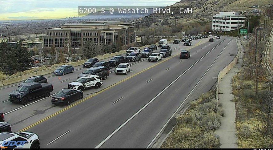 SLCScanner's tweet photo. #CottonwoodHeights #Fatal #AutoPed 6200 S Wasatch Blvd. Stby for details. https://t.co/crHCLpdBa0