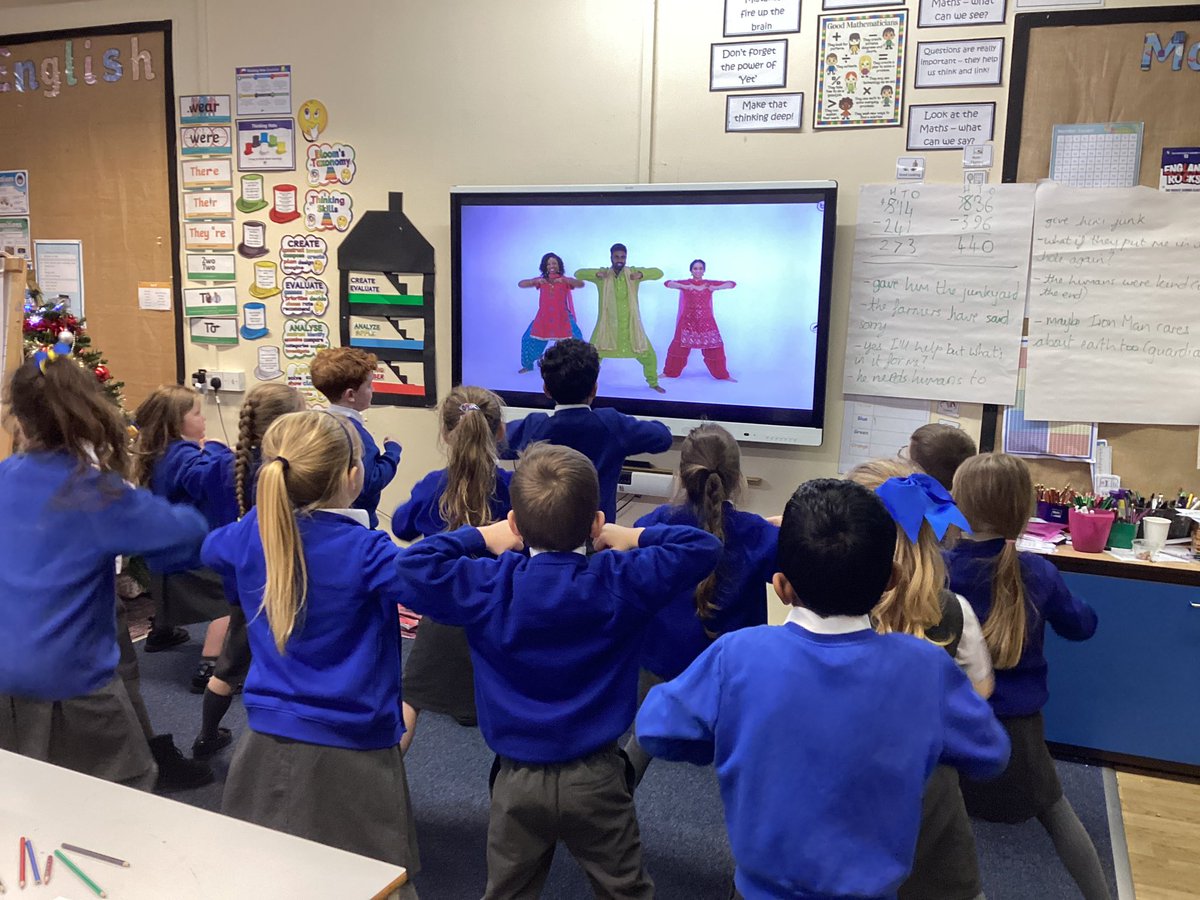 Year3STP's tweet photo. We had a great time learning some Bhangra dance on our trip to India tonight in Travel Club! https://t.co/55pVssls2f