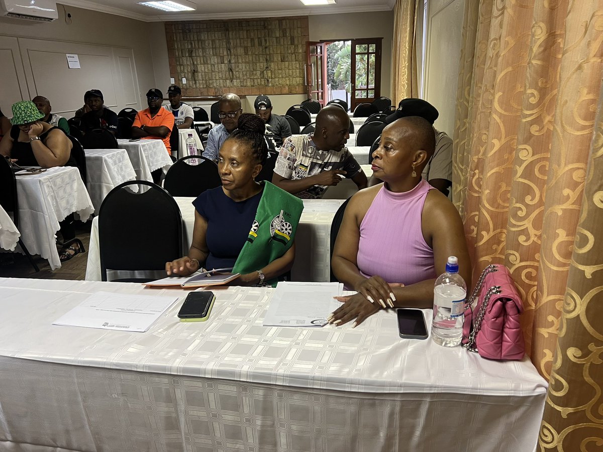 ANCIkeMaphotoB1's tweet photo. ANC Ike Maphoto extended BEC meeting in session focusing on Political education, registration for OR Tambo school and organisational renewal and the task of a member @MYANC @ANCLimpopo https://t.co/RwfLkvkjgU