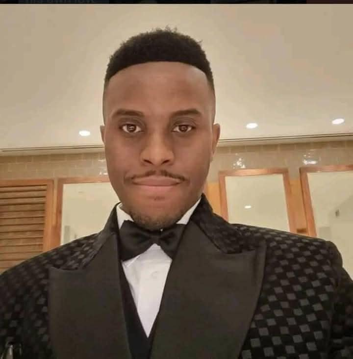 CrimeWatchZW's tweet photo. Nelson Mukuvare was in Australia studying when he had a epileptic episode and did not find help in time and lost his life.His family is looking for any financial  support to bring him home.

Link: https://t.co/JsOR0QK9Oh https://t.co/hZI39tdEgb