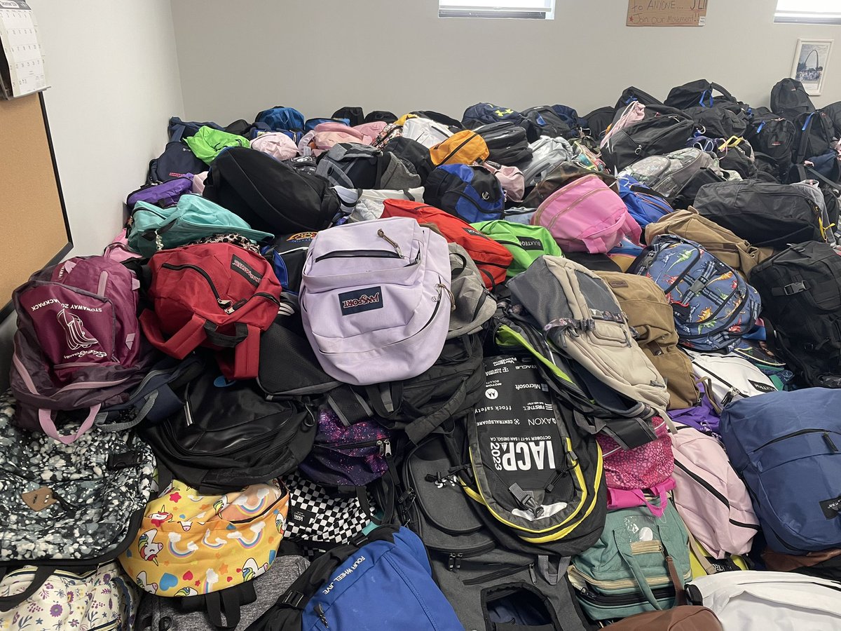 Brought all the backpacks Interact Club put together to the organizations own “Packing Day” yesterday. The bags will be distributed to people who are homeless this week in Patterson, Newark, &amp; NYC! <a href="/pthsnation/">Pequannock Township High School</a> @RichHayzler #pthspantherpride