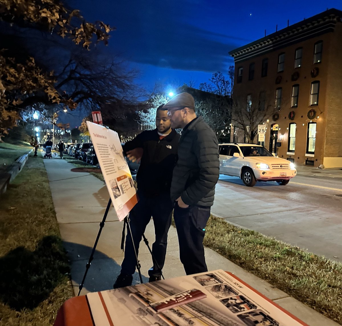 redlinemaryland's tweet photo. 🚋 Couldn’t have asked for a better night! The 10th Annual Winter Lights at the Observatory was magical. The #BaltimoreRedLine team had a blast speaking with residents and sharing our mission to connect Baltimore’s communities 🎄 https://t.co/y4HX1Q1NKE