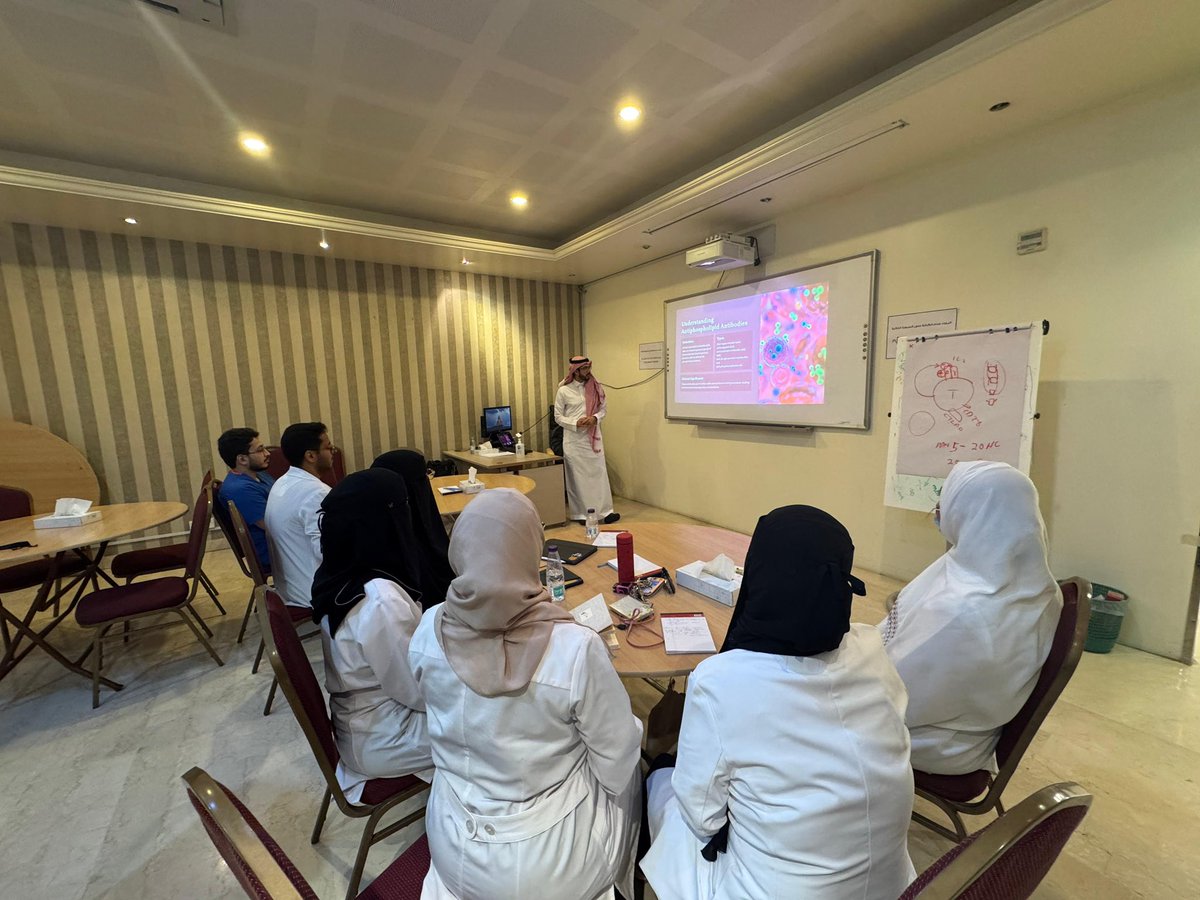 nsh_med's tweet photo. نظمت لجنة التدريب لبرنامج زمالة أمراض الروماتيزم للكبار بتجمع مكة  بالتعاون مع كلية الطب بجامعة أم القرى والأقسام المعنية برنامجًا تأسيسيًا مميزًا بـ  #مستشفى_النور_التخصصي 

يهدف إلى إعداد المتدربين المستجدين وتأهيل الراغبين بالتقديم على زمالة أمراض الروماتيزم .
#لتبقى_مكة_بصحة https://t.co/JdKjD40gSI