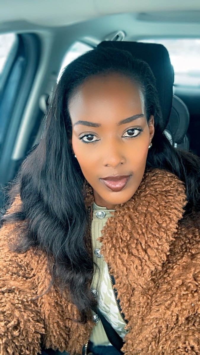 Feeling discouraged about not achieving your goals for 2024? Remember the fact that you're alive means you still have the opportunity to make them happen. There's no timeline or pressure,
start now and don't wait for January 1st, 2025. Your journey is unique and there's no rush!