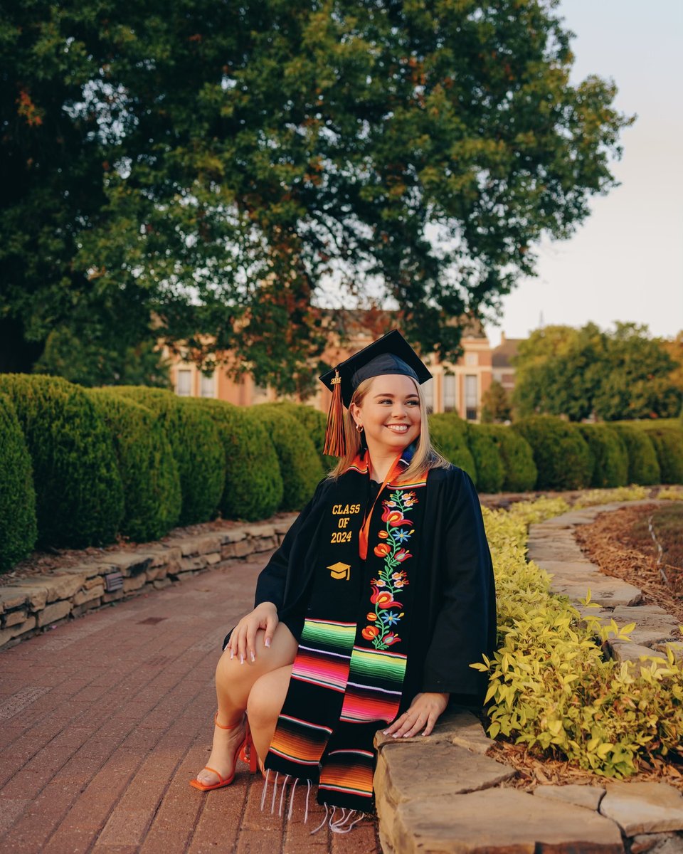 okstate's tweet photo. Congratulations to our Fall 2024 graduates! 🤠 

Add the #okstate24 hashtag to your senior pics on Instagram to be featured on the big screen in GIA!

See ceremony times &amp; more: https://t.co/ZPfZqvsUhr https://t.co/jMIUH572bg
