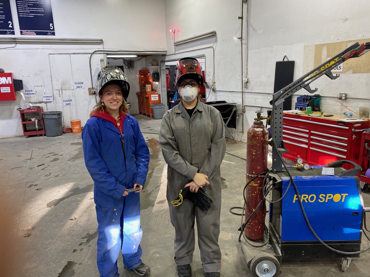 Our technicians are dedicated to staying ahead in the industry through third-party training. 👨‍🏭

We believe that investing in our team’s development means better service for our customers. Excellence starts with learning! 🛠️

#professionaldevelopment #skilledtechnicians