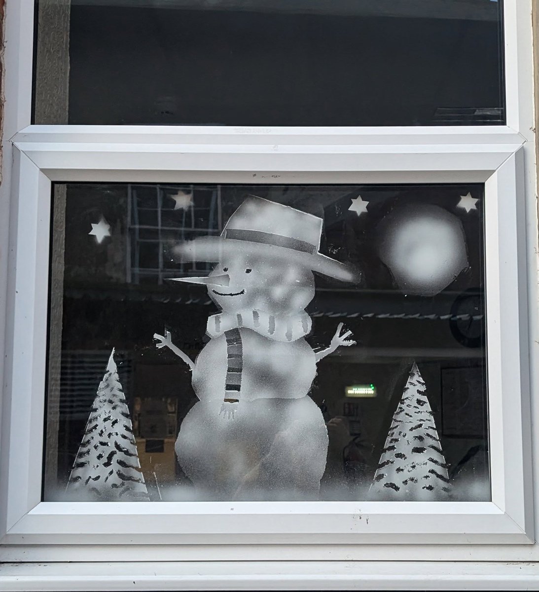 Poplar House is prepared for Christmas 🎄🎅

Christmas can be a hard time of year for people living in homeless hostels because it highlights their sense of isolation and lack of a stable home.

Our staff do everything to ensure our residents feel the warmth of the festive season