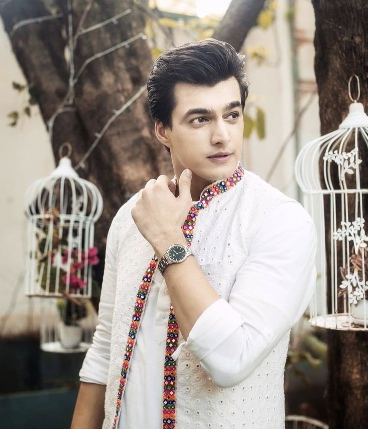 Mohsin Khan as Kartik Goenka 💌