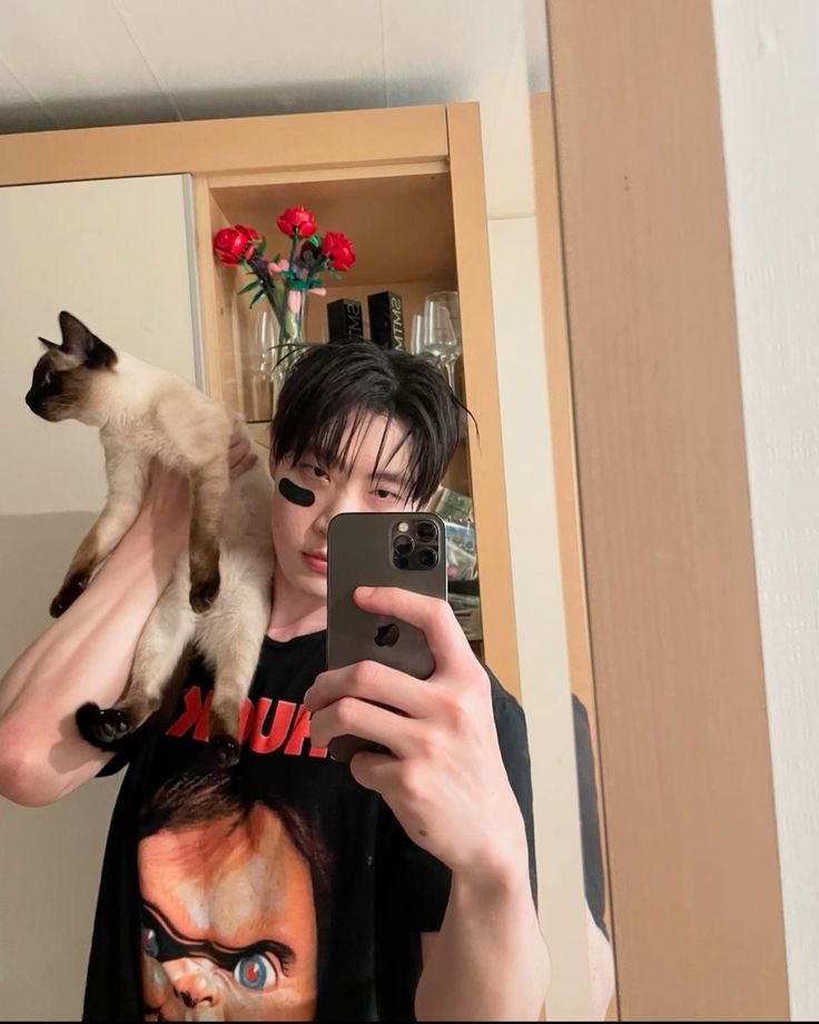BrasilTabber's tweet photo. 🎉 Tabber’s day 🎉 

Na Coreia já é aniversário do nosso menino,  30 aninhos … Tabber é um homem doce, amável, educado, um artista incrível, uma mente brilhante e muito mais, esperamos que nesse dia especial ele seja feliz e receba todo o amor que merece 💕 + https://t.co/40pLarYwOc