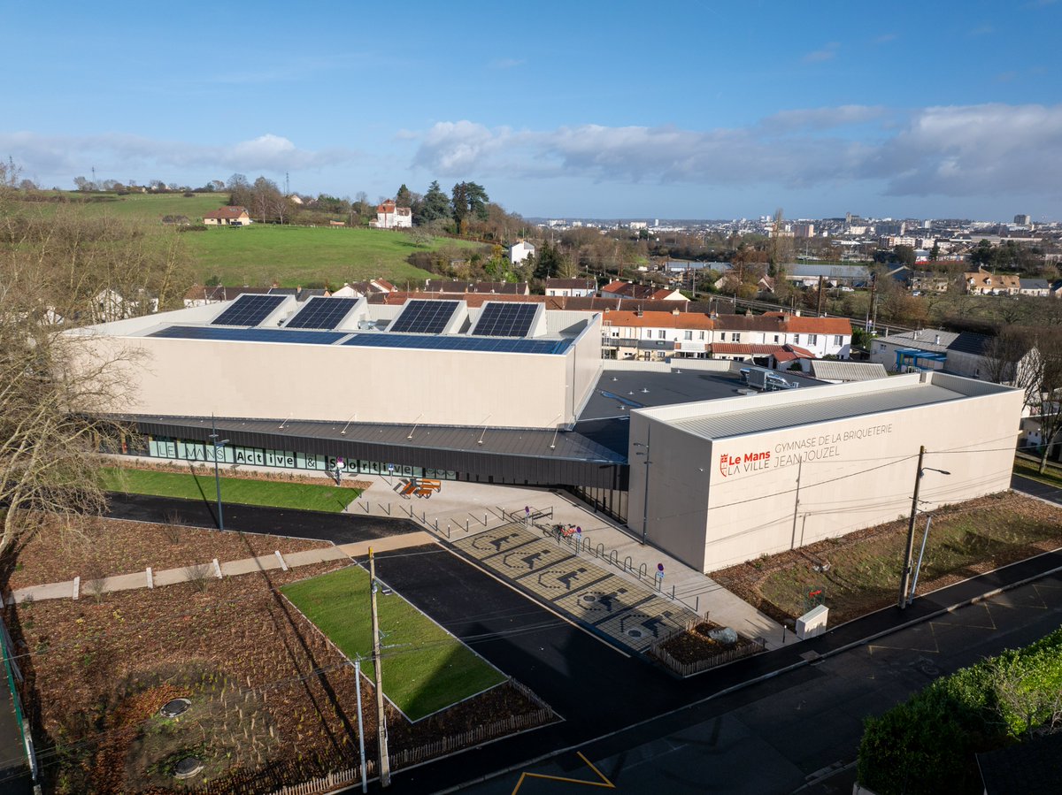 Une innovation française est mise en œuvre pour la première fois, au Mans au Gymnase de la briqueterie Jean Jouzel 🇫🇷👏

<a href="/SLeFoll/">Stéphane Le Foll</a> "Le gymnase de la Briqueterie Jean Jouzel est un exemple de ce que les collectivités peuvent entreprendre au service de la transition énergétique.”