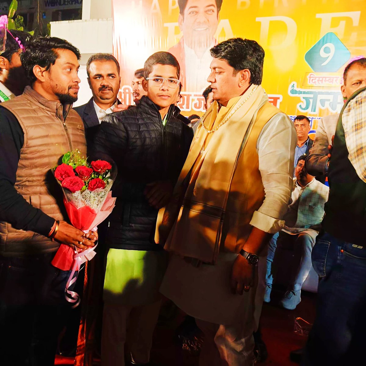 mohitgbansur's tweet photo. आज आदरणीय अविनाश जी गहलोत (@AvinashGehlot_) से आत्मीय भेंट कर जन्मदिवस पर शुभकामनाएं प्रेषित की 💐💐 https://t.co/XQVOtoFP05