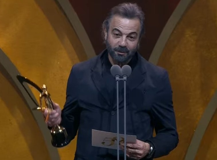 s_kbey's tweet photo. Başarı elde edilebilir bir şey ama onu hak etmek önemli #KeremAlışık #PanteneAltınKelebek https://t.co/NKss0oMpSH