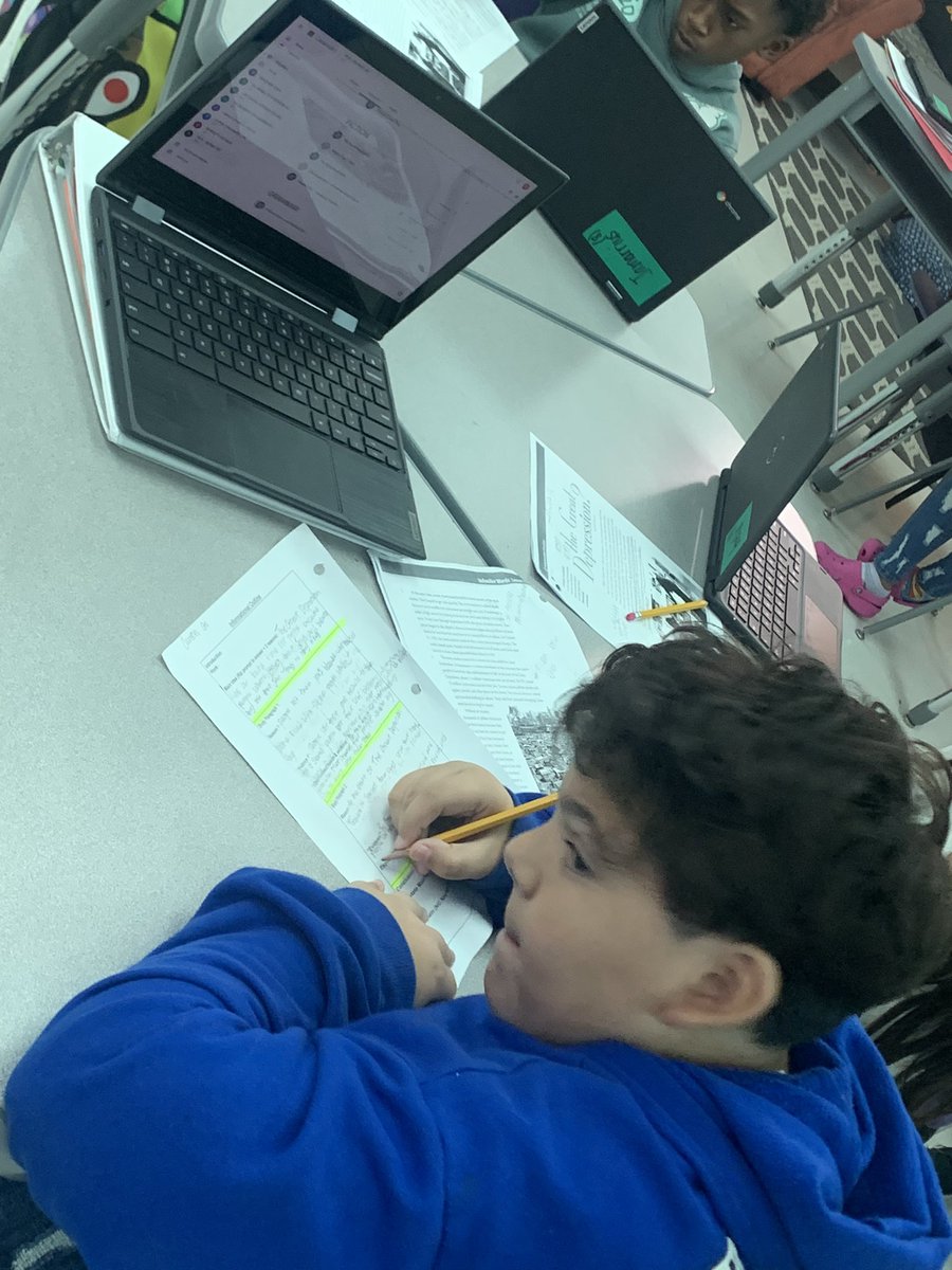 5th grade students <a href="/NorthsideAISD/">Northside_AISD</a> are working hard on their outlines this morning!