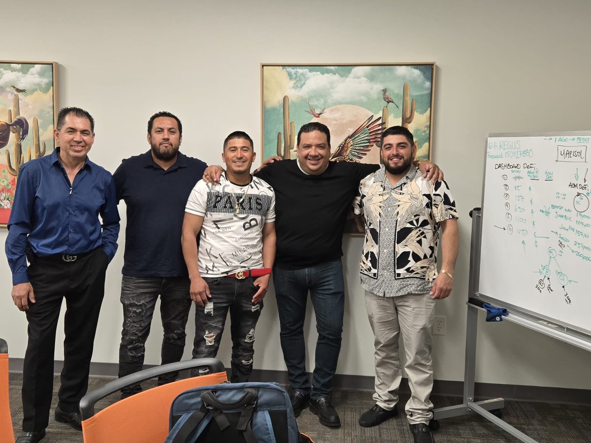 PepeFelix11's tweet photo. Con el equipo en Phoenix Arizona.
Cada vez somos más los que nos sumamos a esta gran comunidad.
Preparando el 2025, será espectacular.
#smarters #citizenoftheworld #lideres https://t.co/P7GueX43gI