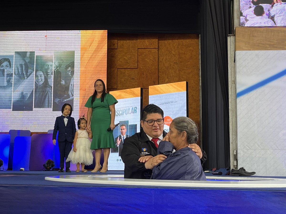 📊 El Pr. Jairo Nureña, presidente de la #MiNOP, presenta informe de Nuevo Tiempo en nuestro territorio, destacando la importancia que los medios de comunicación tienen para salvar a más personas 🫂. #PalabraViva #VICongreso #MiNOP