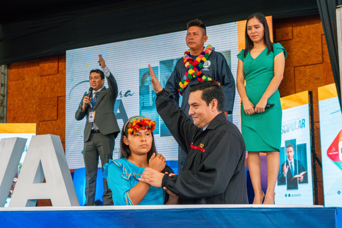 📊 El Pr. Jairo Nureña, presidente de la #MiNOP, presenta informe administrativo, destacando avances y desafíos de la Misión Nor Oriental del Perú 🌴. 🙏 Resalta el crecimiento de las iglesias, el crecimiento de todas las areas y el compromiso con la obra de Dios. #PalabraViva